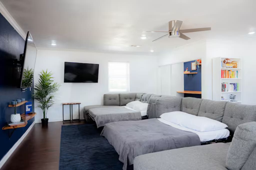 Building Photo - 1011 E Wintergreen Rd