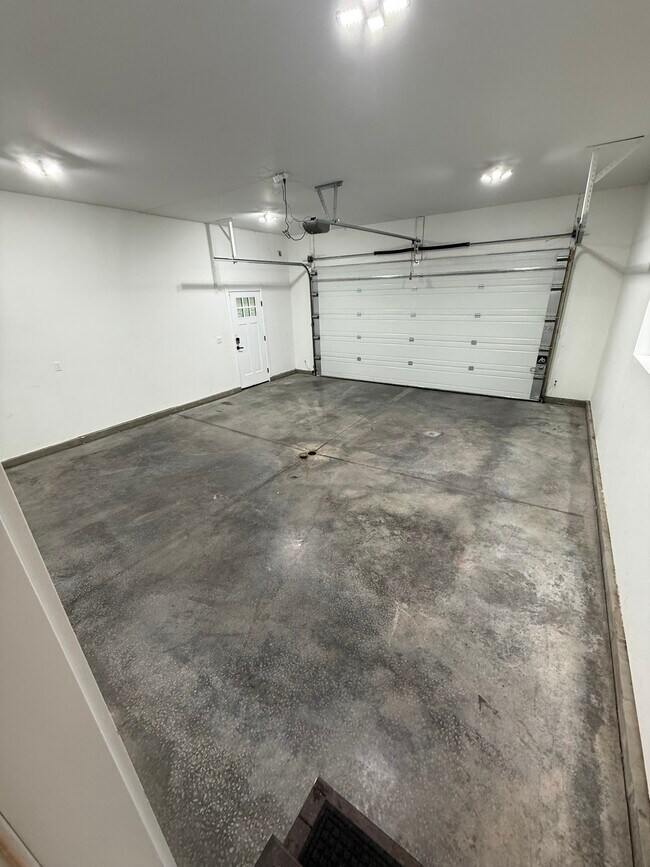 Building Photo - 3990 S Birch Cove Dr