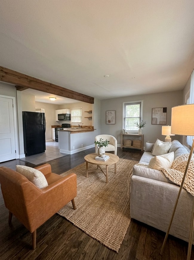 Building Photo - Charming Chilhowee Hills Cottage – Vintage Character Meets Modern Updates, Pets Welcome!