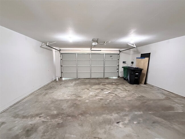 Building Photo - 1611 Potomac Dr