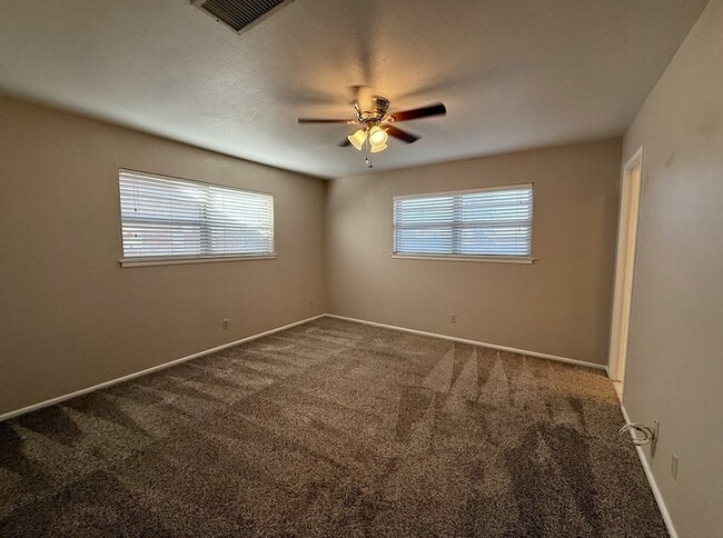 Building Photo - 2507 Camarie Ave