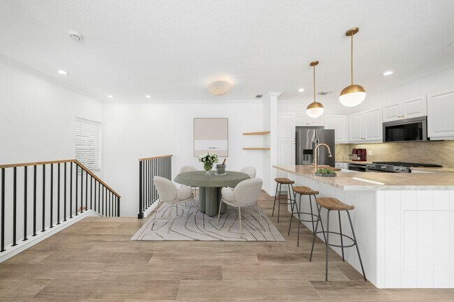 Building Photo - Upgraded 2-Bedroom in Gated Summit Community