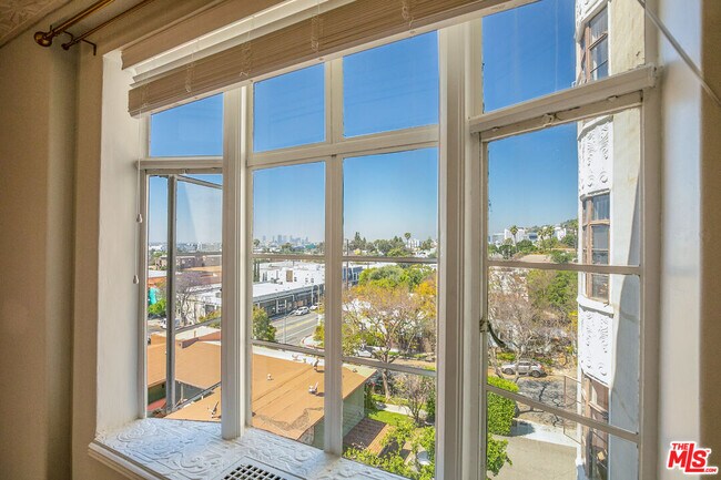Building Photo - 1314 Hayworth Ave