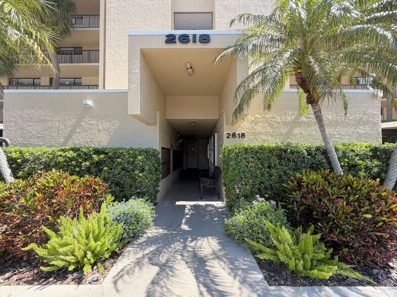 Building Photo - 2618 Cove Cay Dr