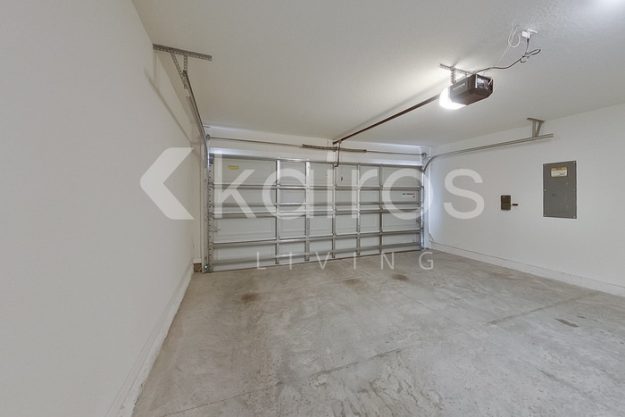 Building Photo - 4445 SW 85 Ln