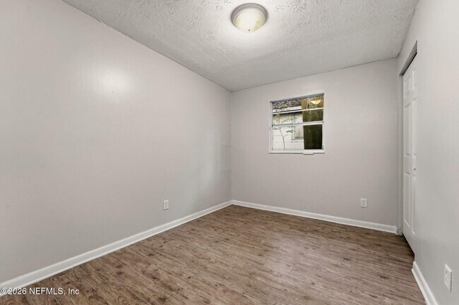Building Photo - 744 Mackinaw St