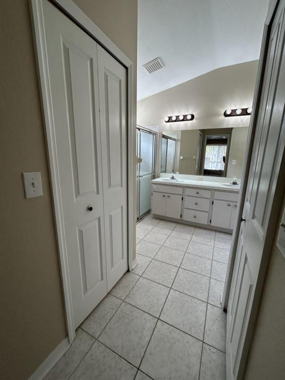 Building Photo - 30534 Tremont Dr