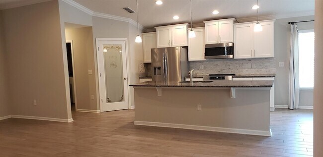 Building Photo - 602 Crescent Key Dr