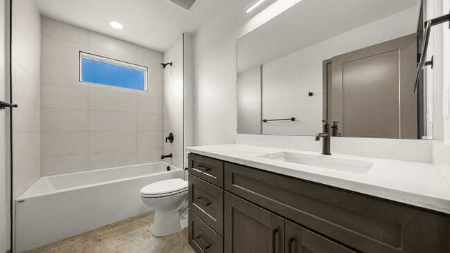 Building Photo - 353 Toms Cyn Dr