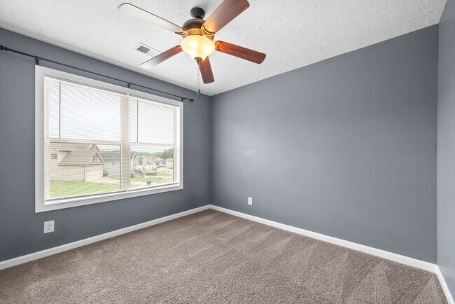 Building Photo - Pet Friendly Four Bedroom with Basement!