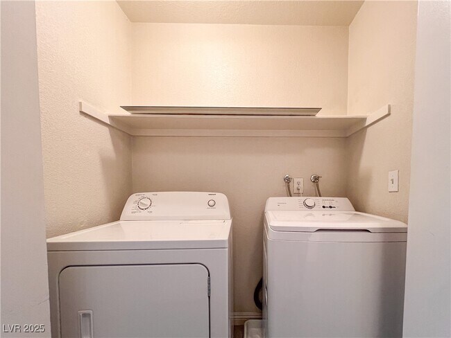 Building Photo - 2700 Baycliff Ct