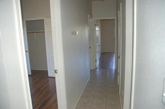 Building Photo - 8700 Weiser Dr