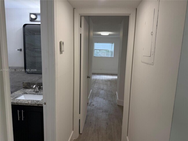 Building Photo - 2700 Coral Springs Dr