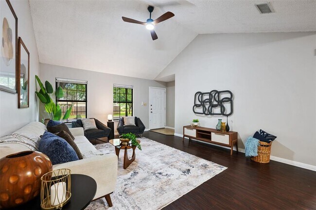 Building Photo - 2306 Alimony Cove