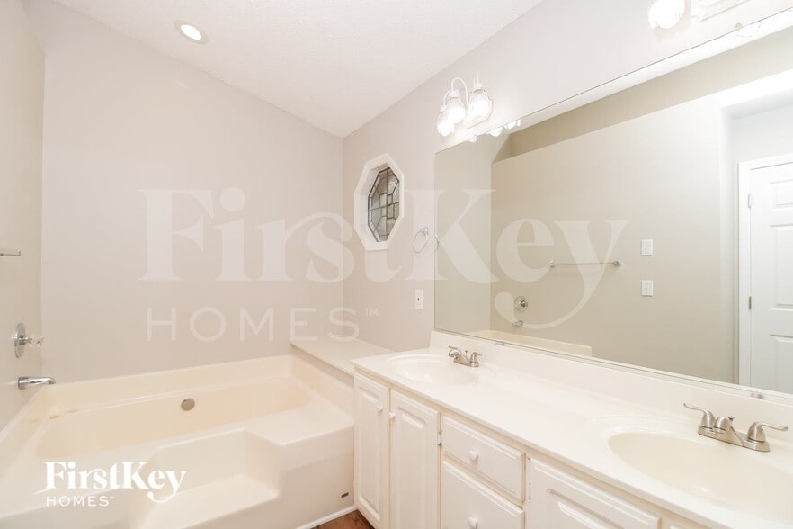 Building Photo - 4 Brandywine Cir