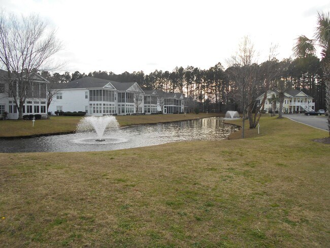 Building Photo - 3 bedroom, 2 bath condo in The Fountains
