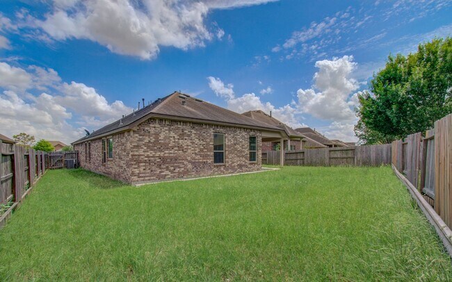 Building Photo - Spacious 4 Bed, 2 Bath Home Zoned to Tomball ISD