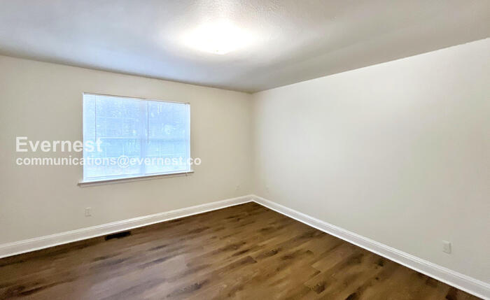 Building Photo - 1313 E 31st St