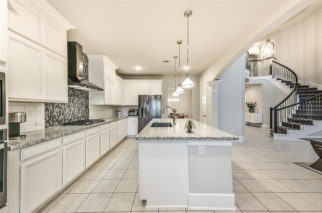 Building Photo - 16526 Whiteoak Canyon Dr