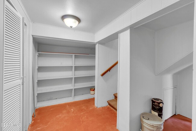 Building Photo - 923 McKelligon Dr