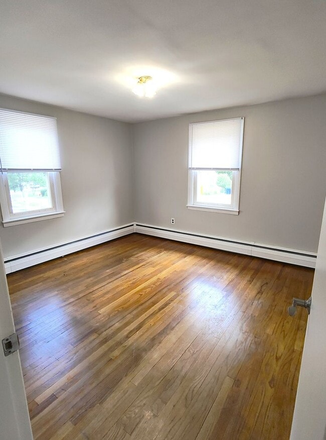 Building Photo - **West Warwick/Cowesett Single Family - $2...