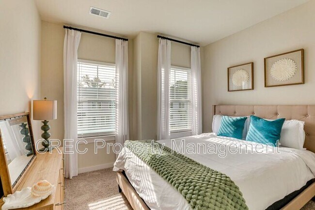 Building Photo - 1010 Pettiford Pl