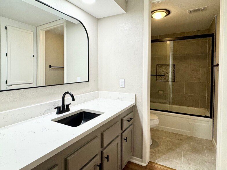 Building Photo - 30 Casa Verde