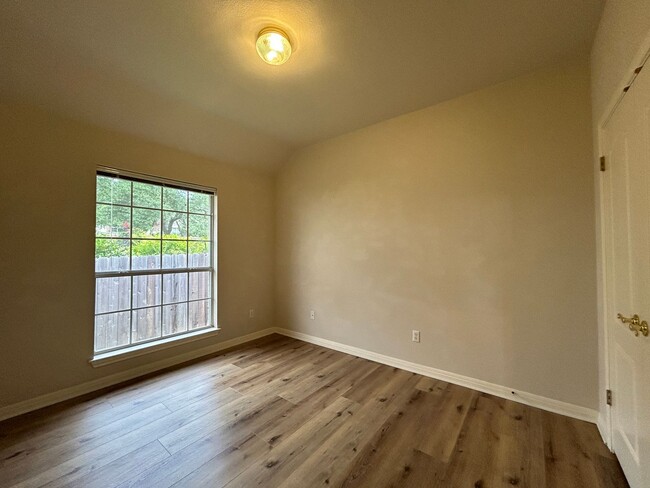 Building Photo - $250 Admin Fee Waived!! Gorgeous 4-Bedroom...