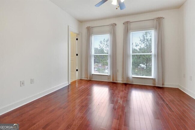 Building Photo - 807 Creekgarden Court