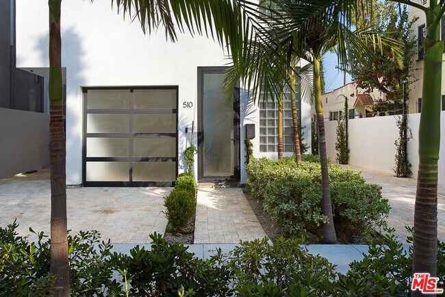 Building Photo - 508 N Sweetzer Ave