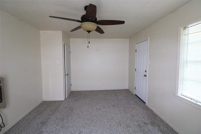 Building Photo - 104 Prewitt Ln