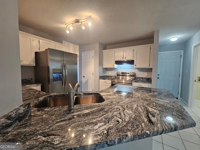 Building Photo - 30 Glenridge Dr