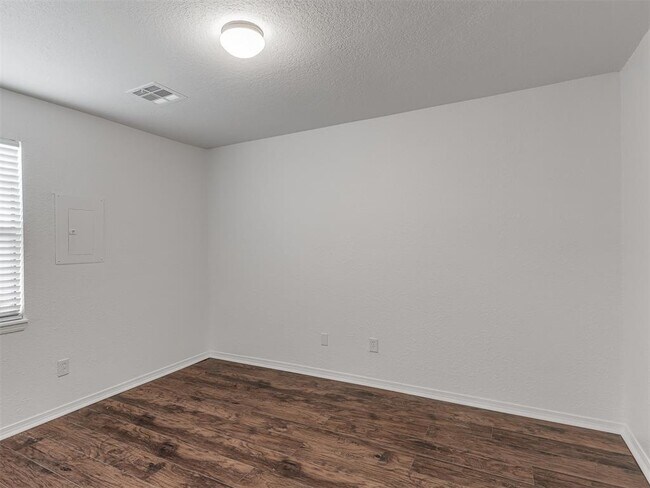 Building Photo - 1608 NW 7th St