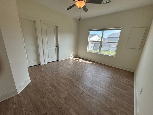 Building Photo - 1747/49 Hickory