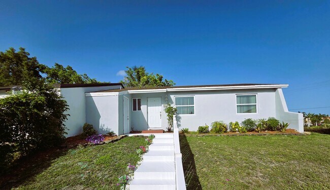Building Photo - 20845 Grouper Dr