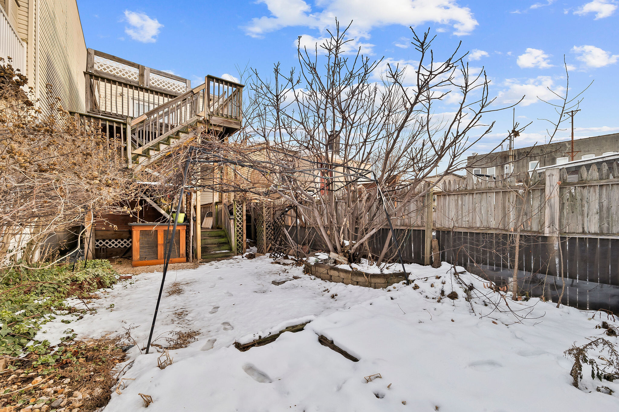 Building Photo - 15 Wales Ave