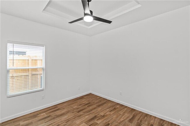 Building Photo - 12 W Woodson Dr