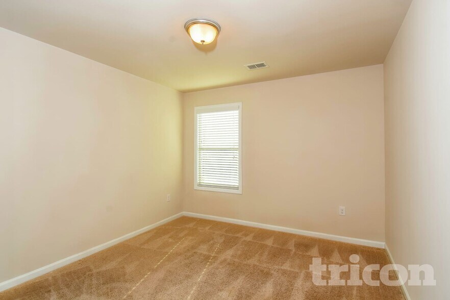 Building Photo - 175 Ireland Ln