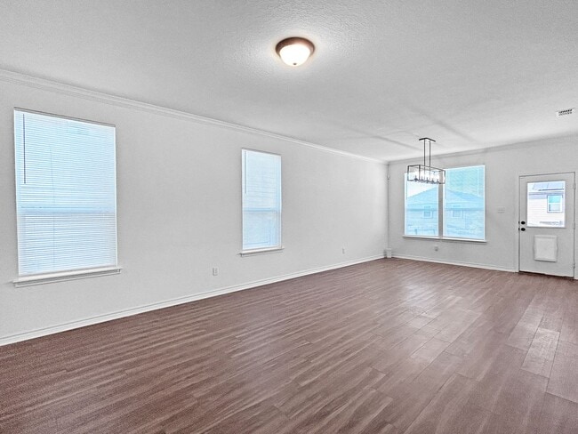 Building Photo - Comfy Converse Home—Stylish Upgrades, Grea...