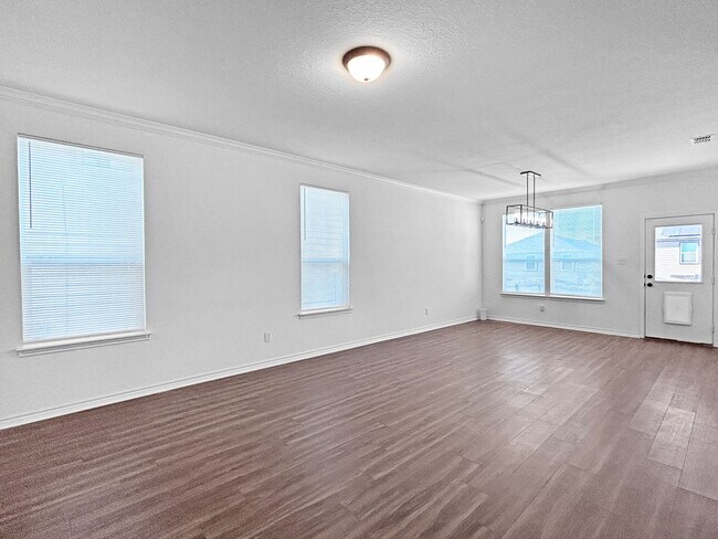 Building Photo - Comfy Converse Home—Stylish Upgrades, Great Layout