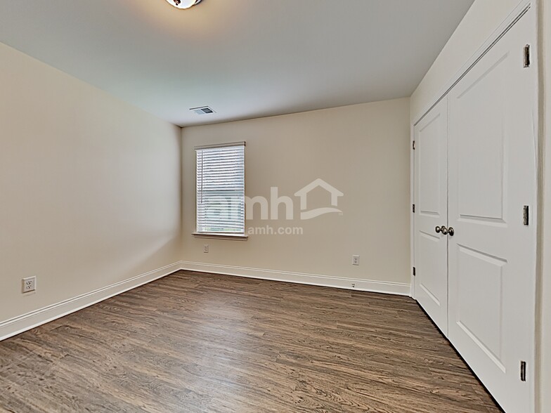 Building Photo - 120 Sweet Gum Dr
