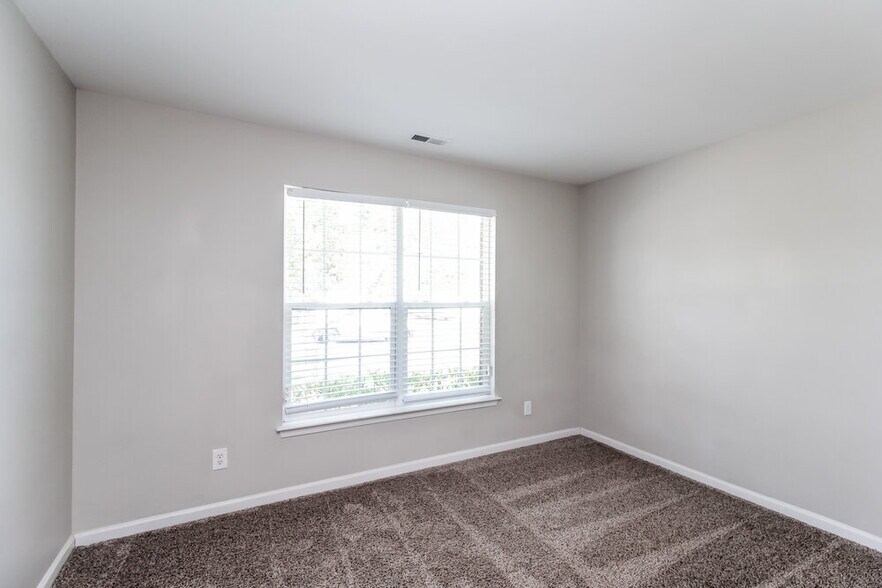 Building Photo - 4013 Lawrence Daniel Dr