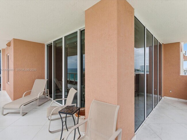 Building Photo - 17875 Collins Ave