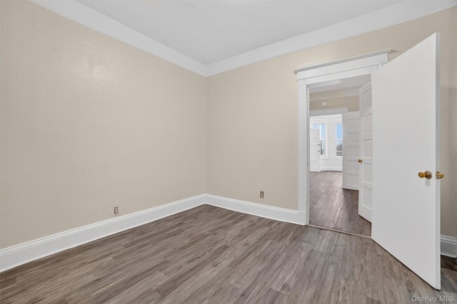 Building Photo - 52 Groshon Ave