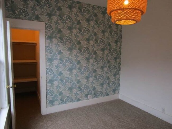 Building Photo - Charming 3 Bedroom Craftsman in North Tacoma