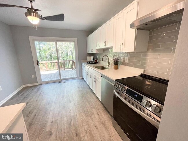 Building Photo - 1928 Rainbow Ct