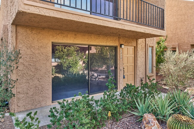 Building Photo - 2420 Los Coyotes Dr