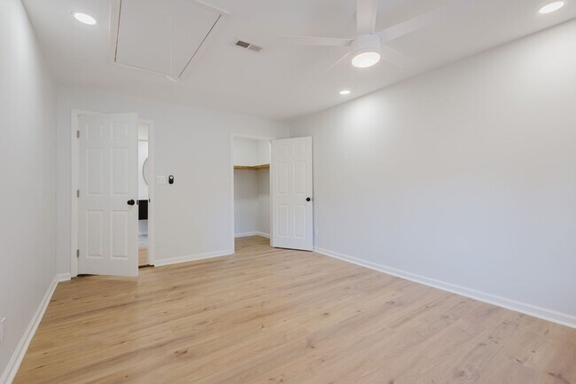 Building Photo - Completely Renovated House in the Holiday Hills Subdivision   251125