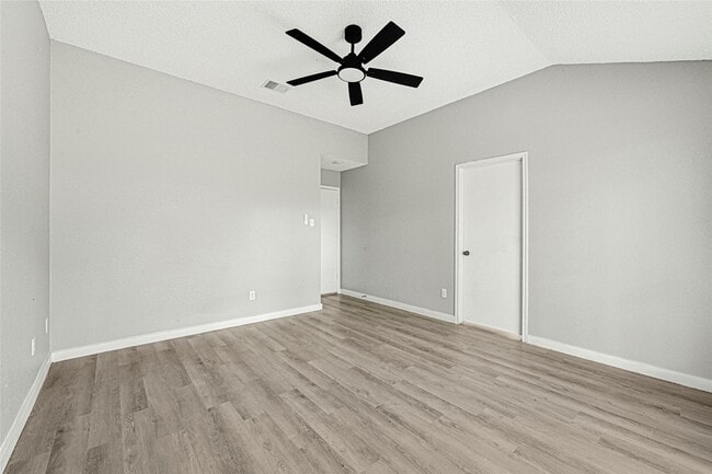 Building Photo - 1806 Settlers Ct