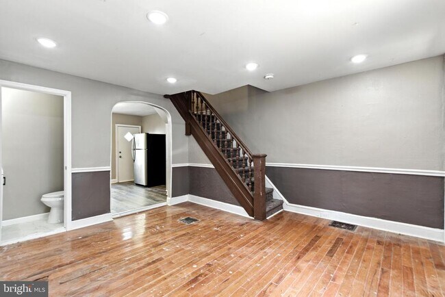 Building Photo - 144 N Dearborn St